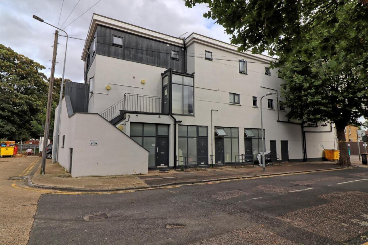 Urban Stylish Apartment - Southend Stays Luaran gambar